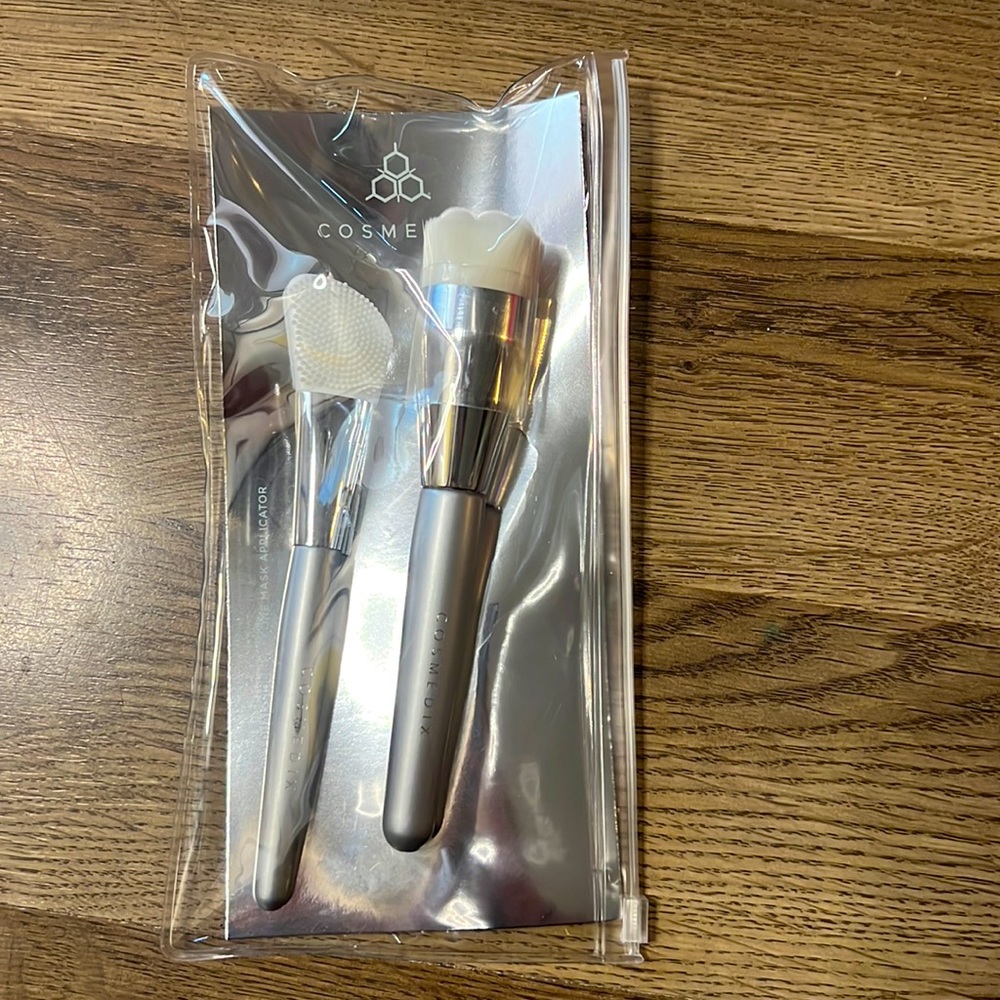 COSMEDIX Skincare Brush Set - Picture 2 of 5